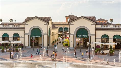 outlet village di serravalle scrivia.